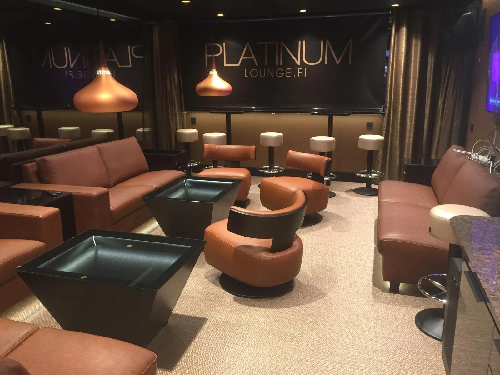 Platinum Loungen aition 214 lämminhenkinen oleskelutila
